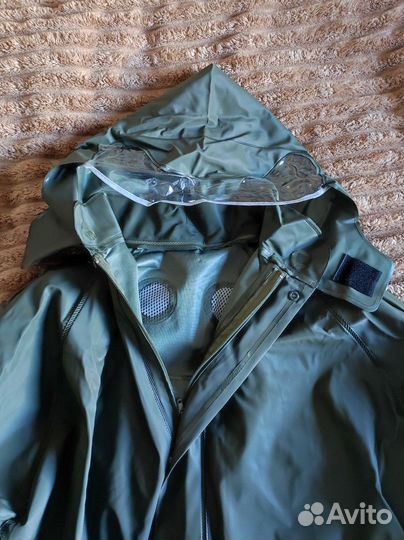 Прорезиненный рыболовный костюм