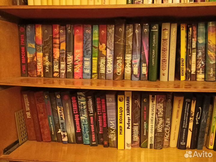 Книги фантастика, детективы, приключения