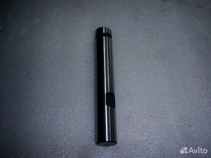 Шкворень поворотного кулака левый (L) toyota 7-8FD