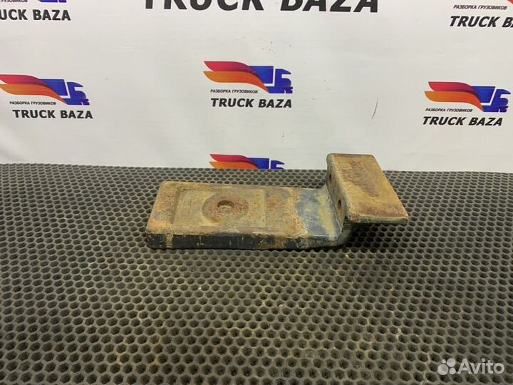 Кронштейн переднего стабилизатора правый