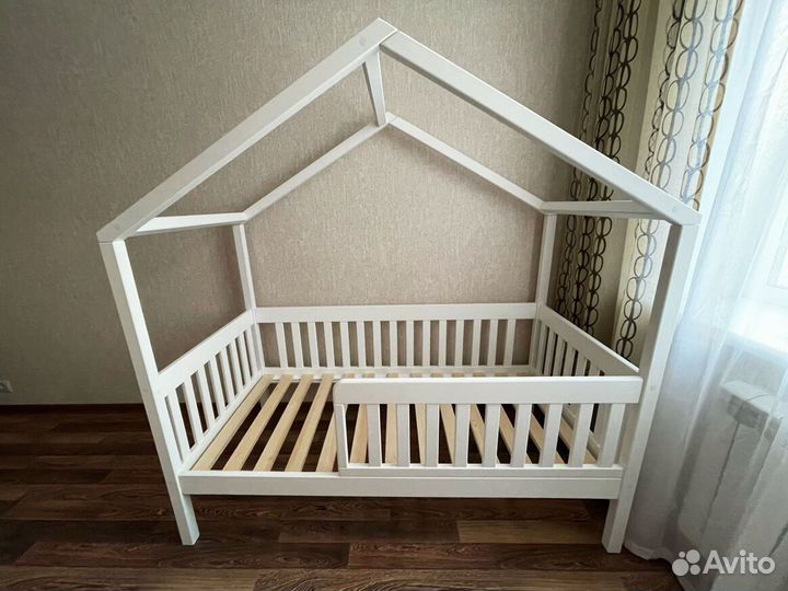 Детская кровать домик