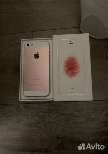 iPhone SE, 32 ГБ