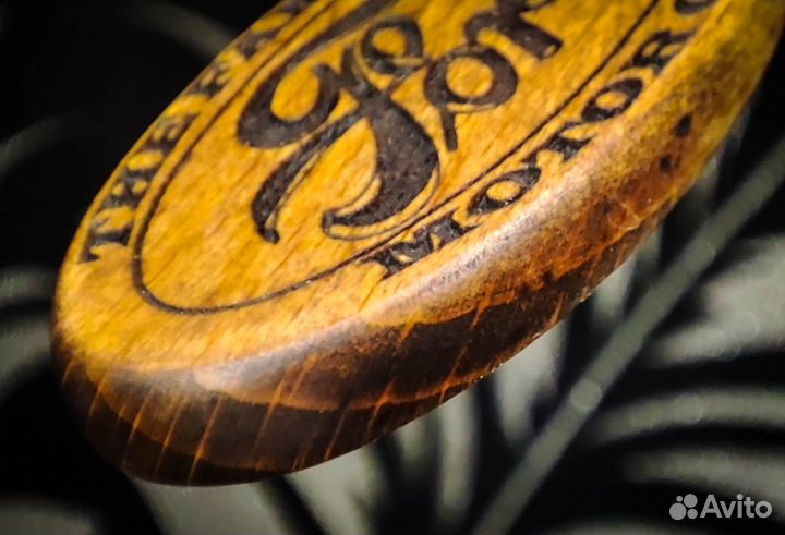 Деревянный брелок Ford