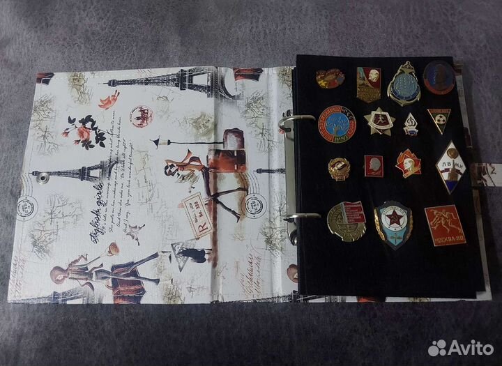 Альбом для хранения значков и медалей