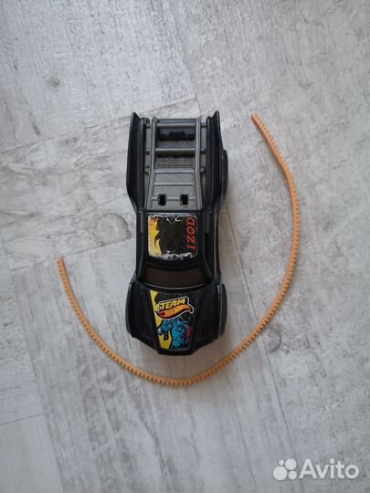 Машина hot wheels