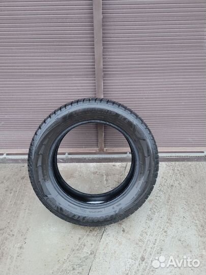 Goodyear UltraGrip Ice 225/60 R18 107