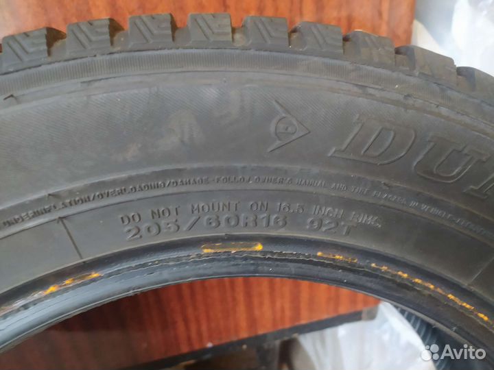 Dunlop SP Winter Ice 01 205/60 R16 92T