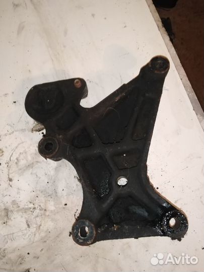 Кронштейн термомуфты рено премиум