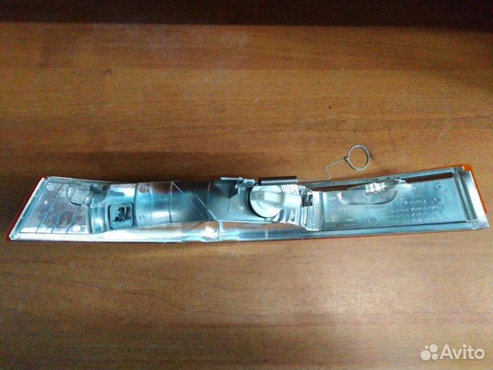 Указатель поворота передний правый Renault Master