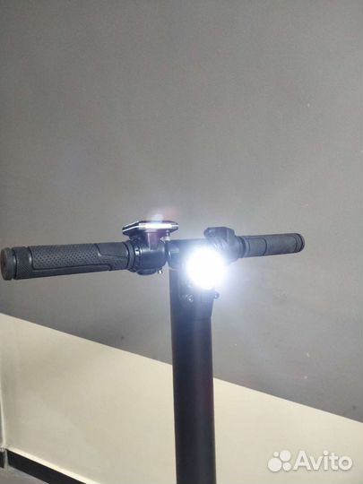 Электросамокат Hiper Stark