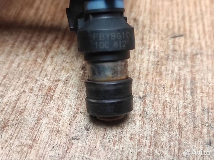 Форсунка инжекторная электрическая Subaru Imprez