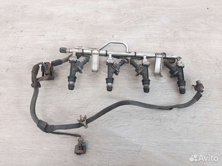 Топливная рампа 1.6 Opel Astra H