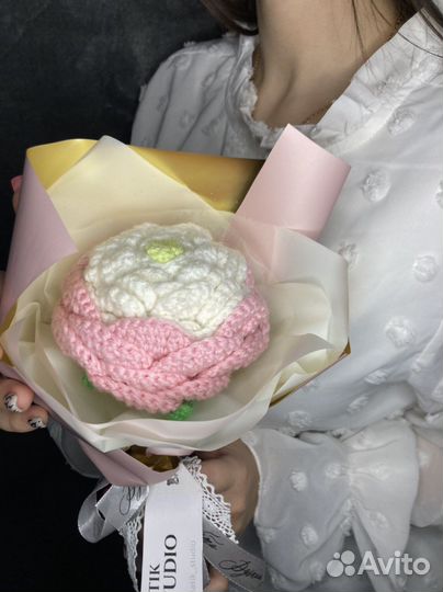 Вязанный цветочек