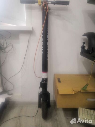 Стойка Электросамокат halten toni