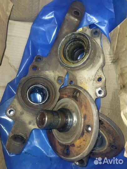 Продам поворотные кулаки и ступицы на Ниву Шевроле