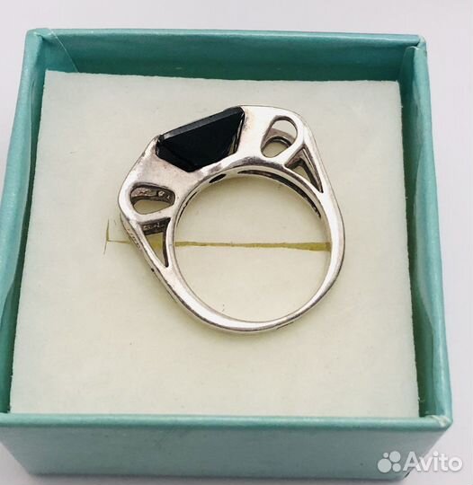 Серебряное кольцо