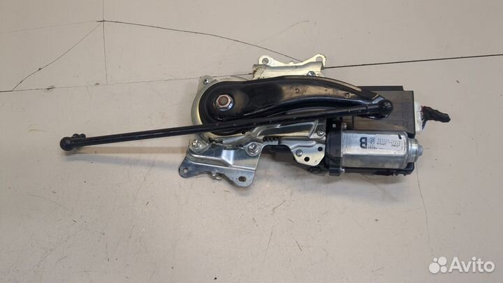 Электропривод крышки багажника Infiniti QX56