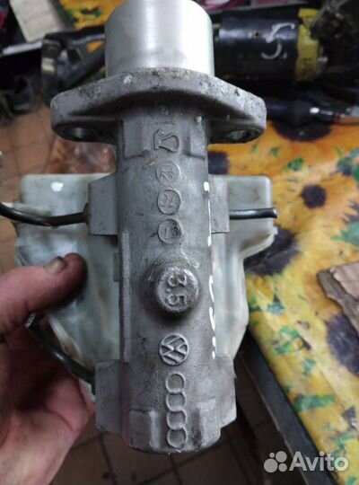 Главный тормозной цилиндр фольксваген т4