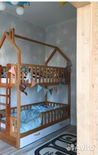 Детская кровать с лестницей
