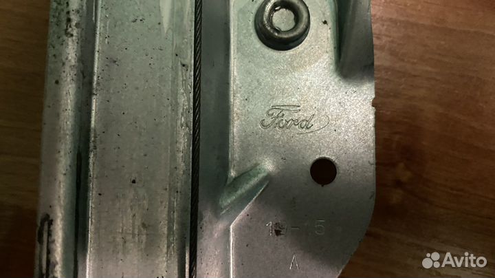 Стеклоподьемник передней правой двери Форд Куга2