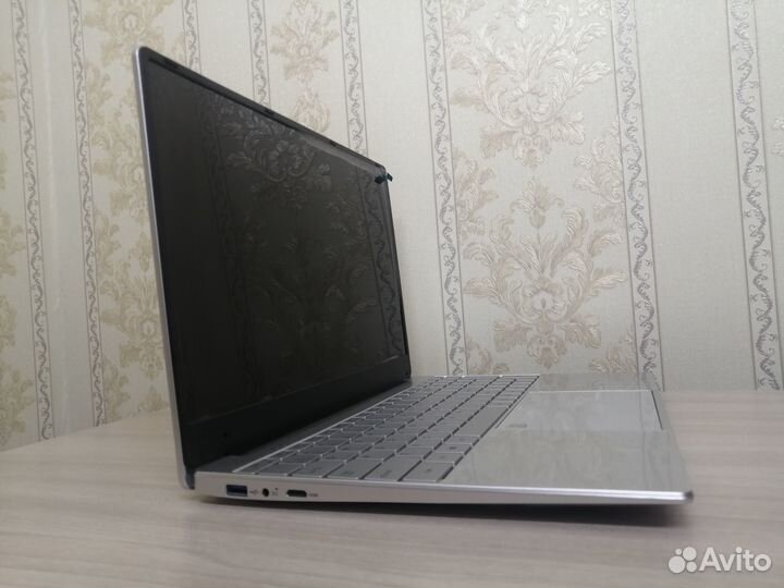 Новый мощный ультрабук 2023/4х2.7gHz/SSD/Windows10