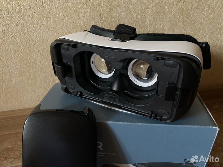 Очки виртуальной реальности Samsung gear VR