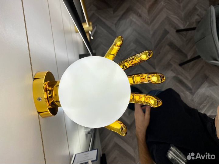 Настенный светильник