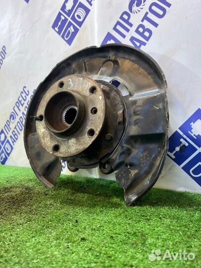 Кулак задний правый Bmw E90 седан 2.0 N47 дизель