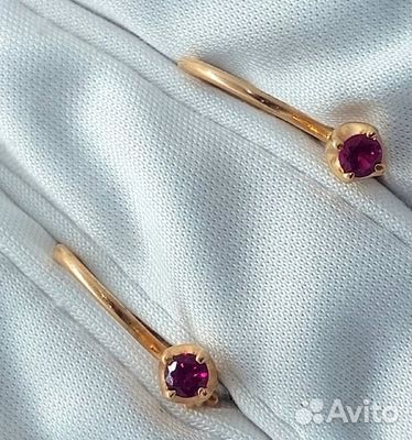 Серьги с синтетическим камнем Золото