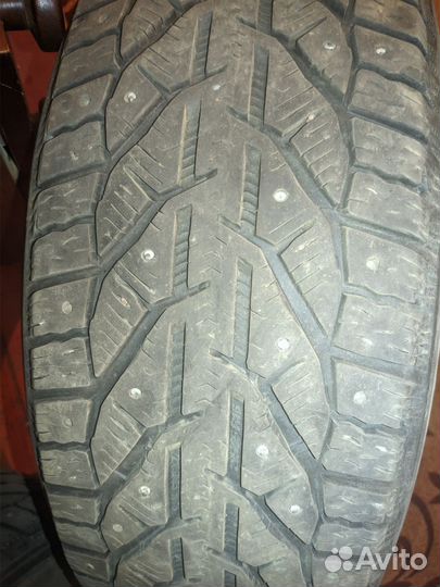 Tigar SUV Ice 215/65 R16 102T