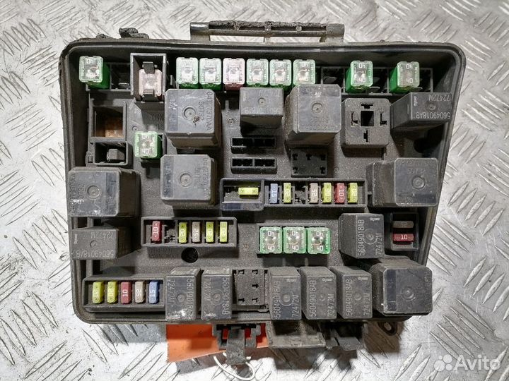 Блок предохранителей моторный Chrysler Pacifica 20