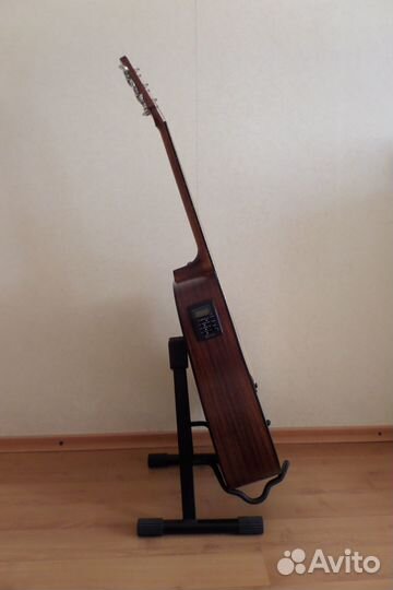 Электроакустическая гитара 