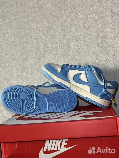 Nike dunk low university blue