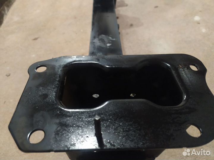 Передний усилитель бампера Nissan Teana J32