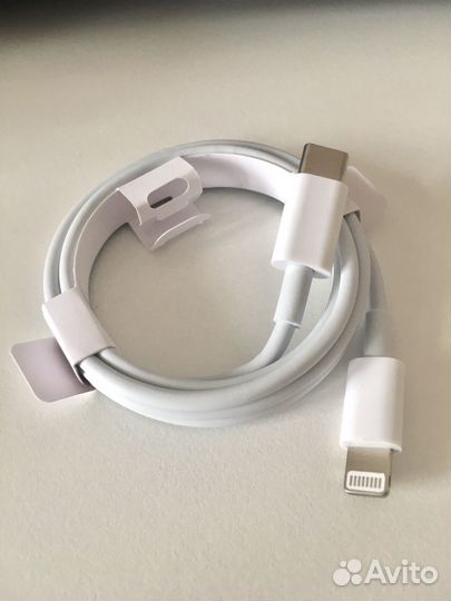 Кабель зарядный на iPhone