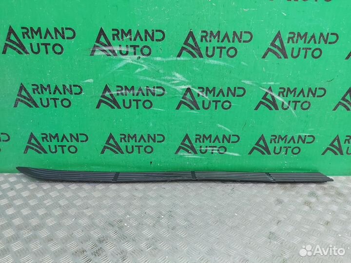 Накладка подножки левая Toyota Land Cruiser 200