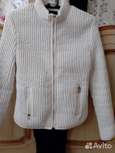 Куртка женская 42 44