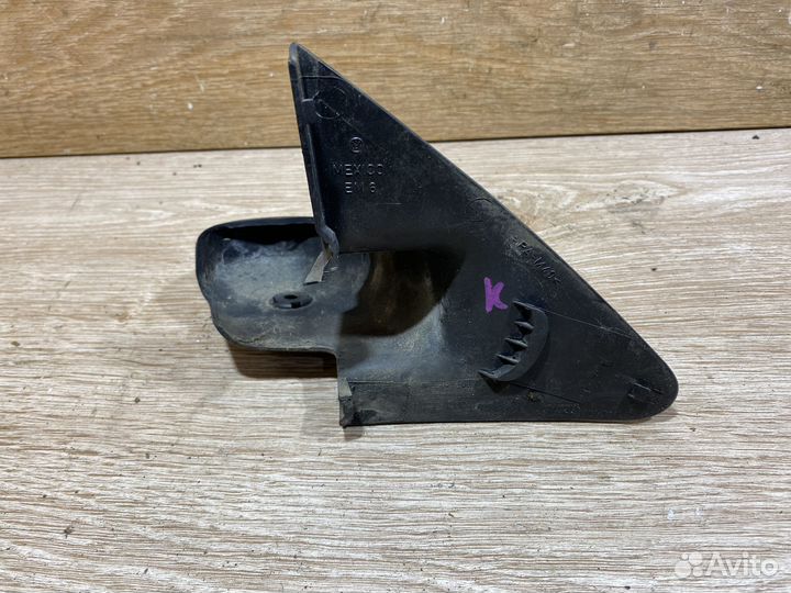 Накладка левого зеркала VW New Beetle А4 дорест