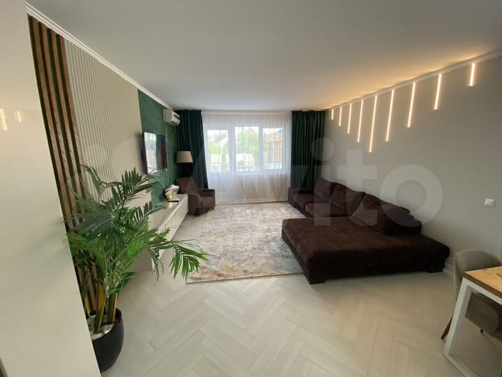 2-к. квартира, 63 м², 1/3 эт.