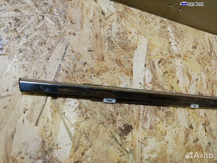 Lexus NX бархотка передней правой двери