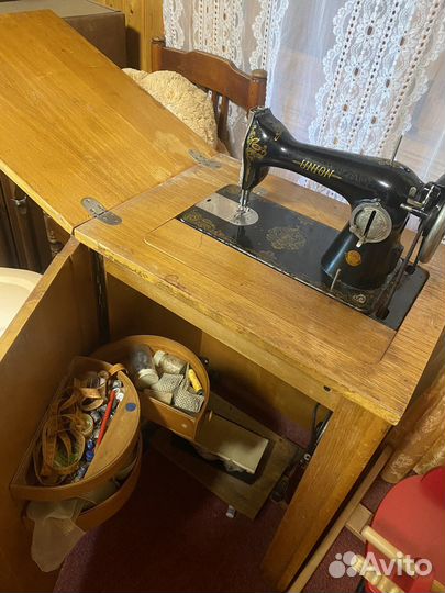 Швейная машина Singer