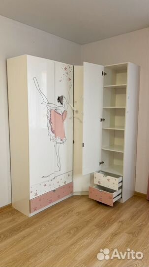 Детский угловой шкаф для девочек