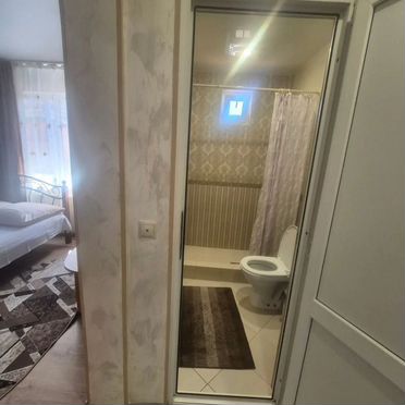 Комната 18 м² в 9-к., 1/2 эт.