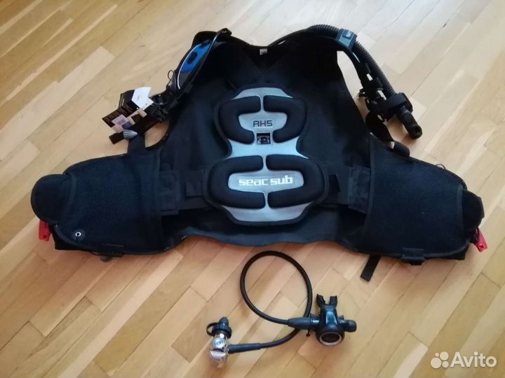 Компенсатор плавучести и регулятор давления