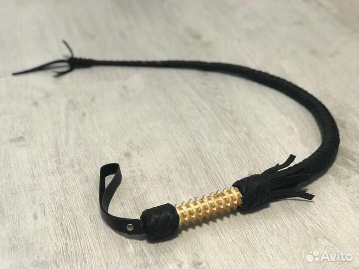 Кубанская нагайка с рукоятью из дерева