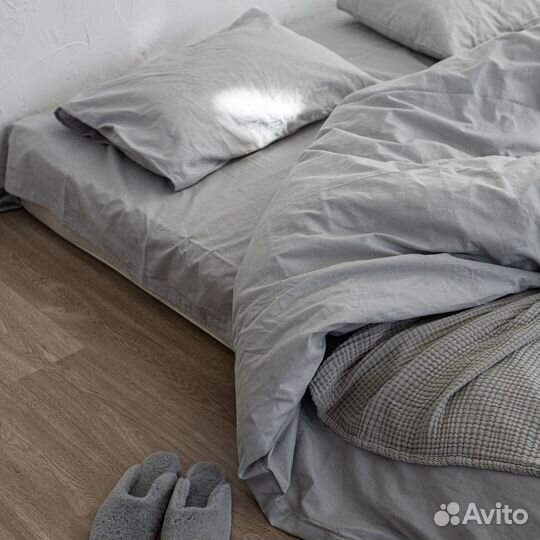 Однотонное постельное белье из льна серое