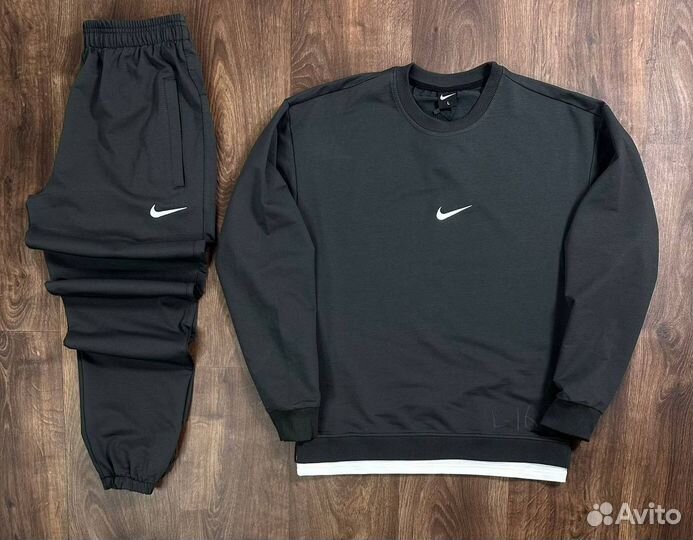 Спортивный костюм Nike