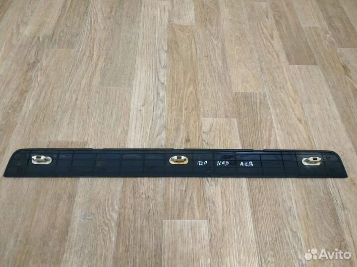 Накладка порога передняя левая Nissan Primera P11