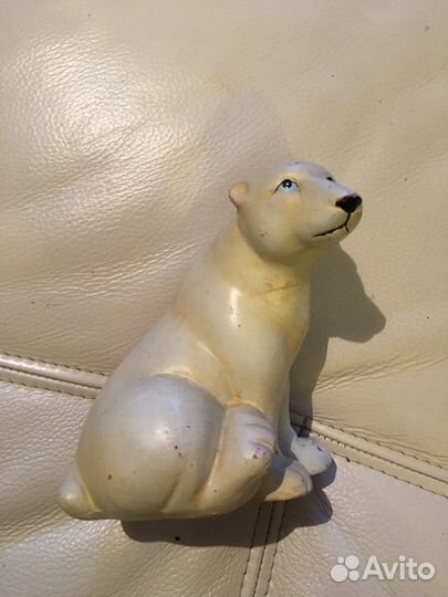 Статуэтка белый медведь