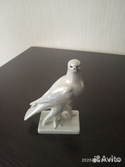 Статуэтка Сокол